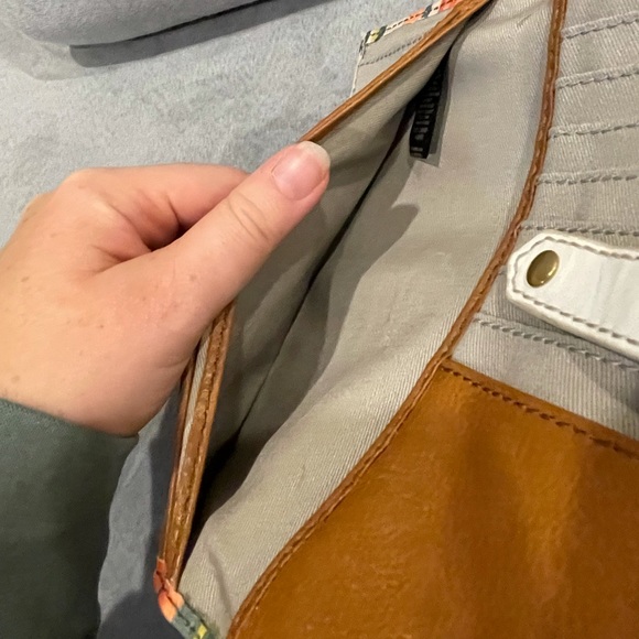 Multi-color fossil wallet - Picture 7 of 7